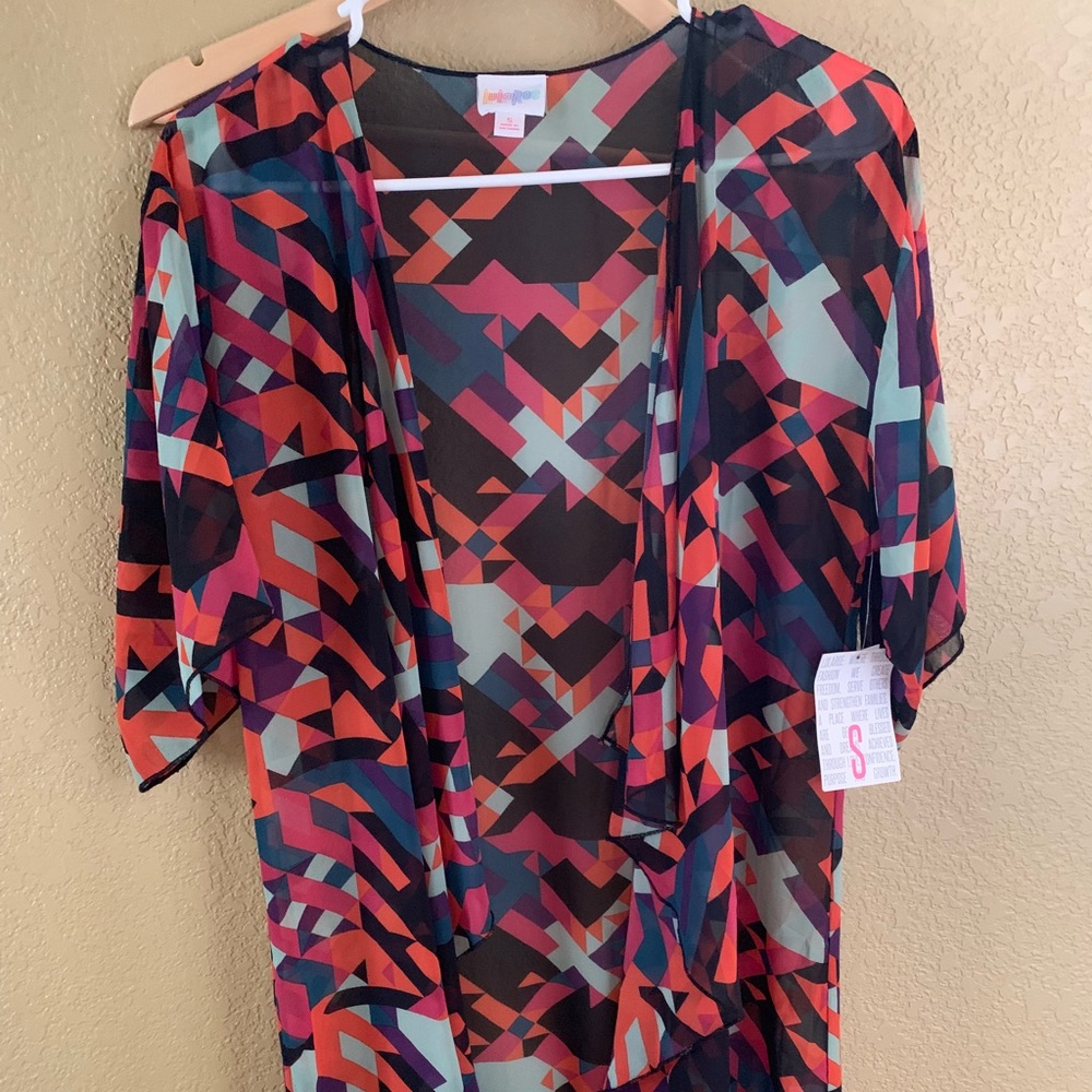 NWT.... Lularoe Monroe cover up! Size small.